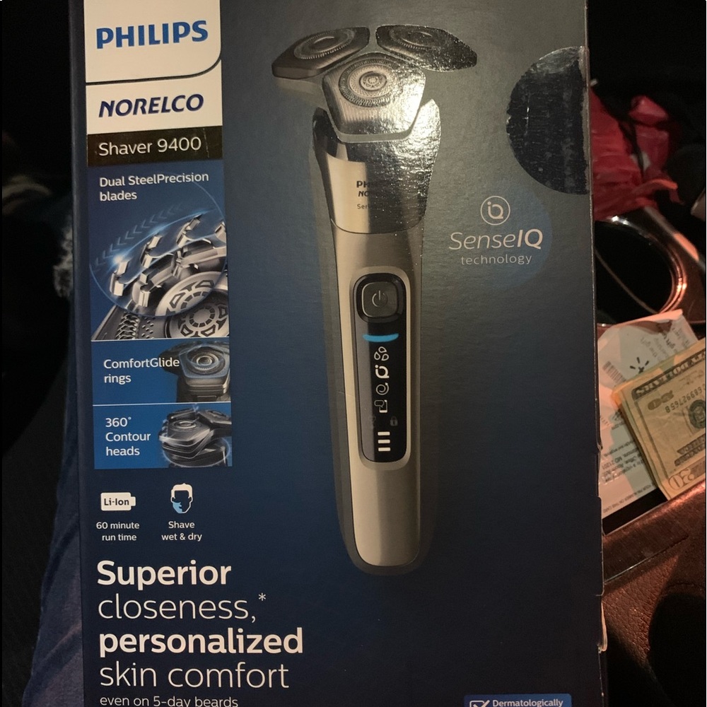 Philips Norelco shaver 9400